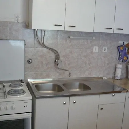 Eta Apartment *